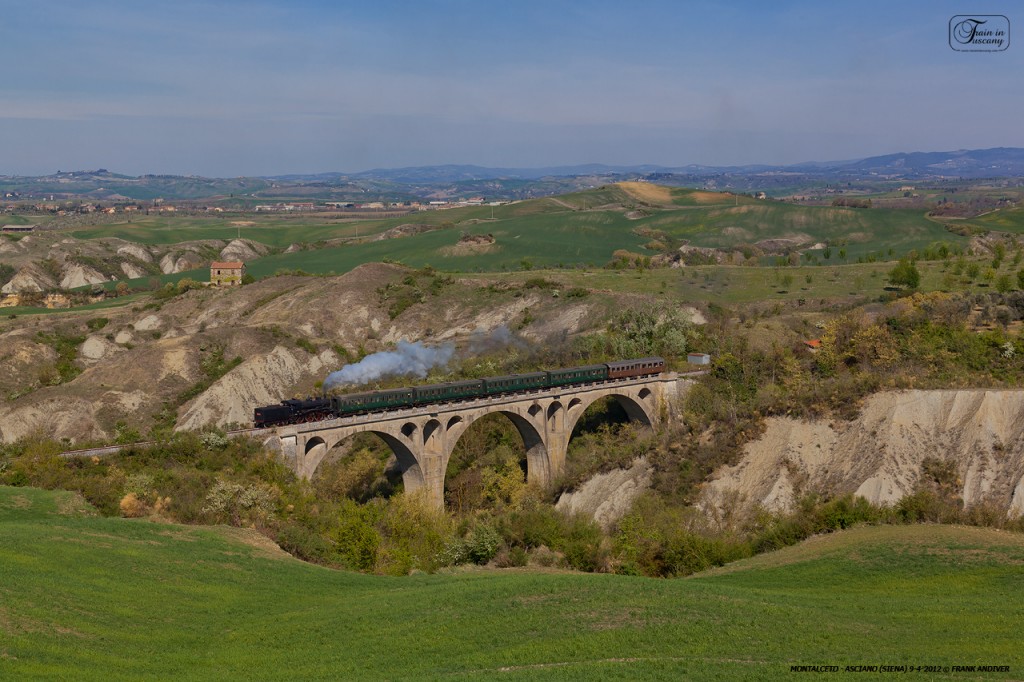 Nature Train on the Montalceto viaduct, Poggio Pinci