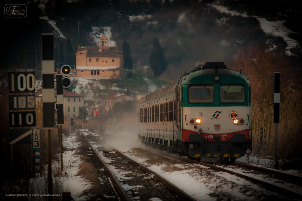 Train & snow in Cambiano